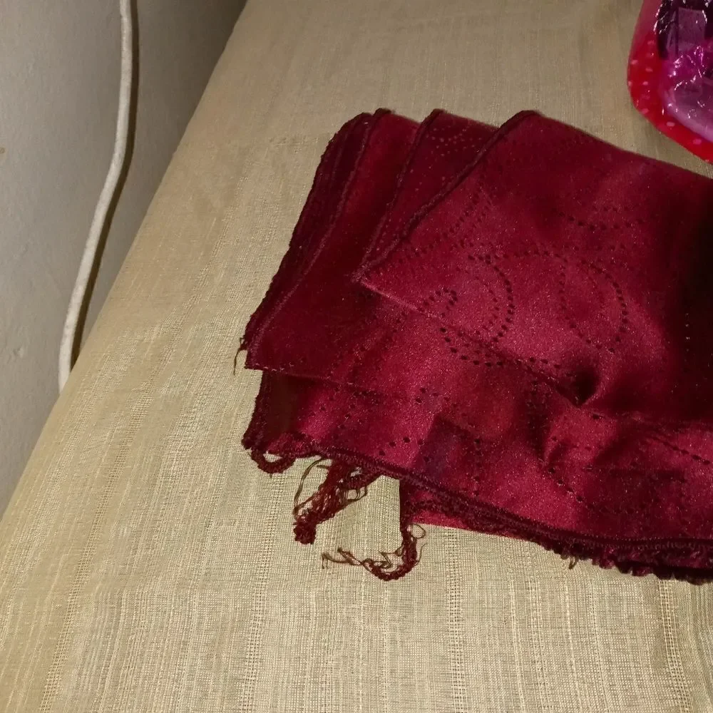2 curtains or table cloth